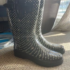 Polkadot rubber boots